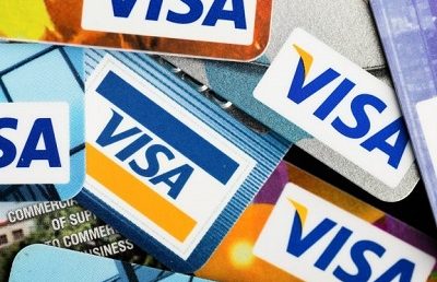 NAB does 10-year deal with Visa amid banks’ Apple battle